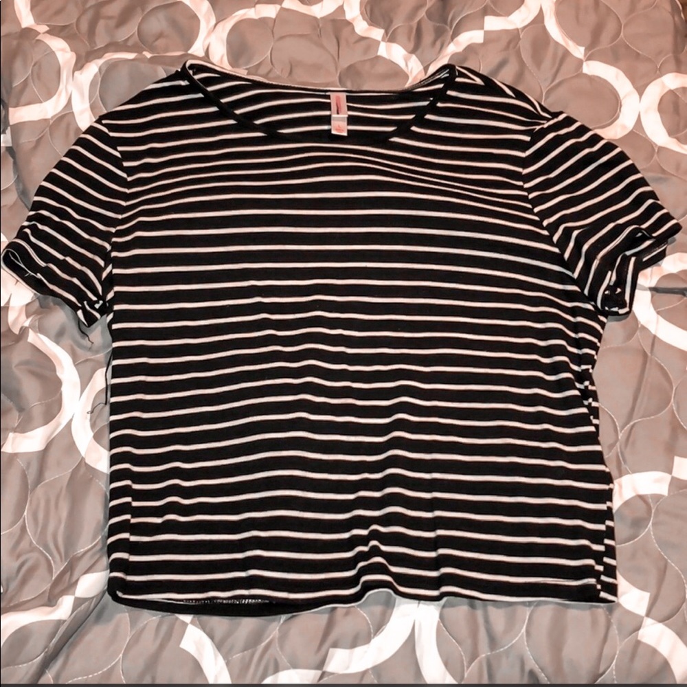 black and white cropped top!